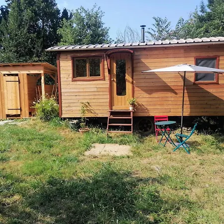 La Roulotte Aux Nuits Insolites D'argoumbat * Beaumont-de-Lomagne