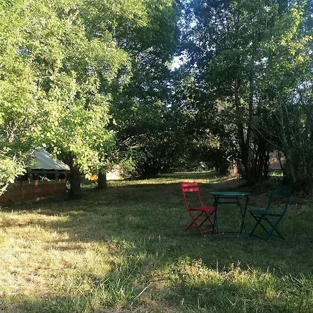 La Roulotte Aux Nuits Insolites D'argoumbat Campsite Beaumont-de-Lomagne