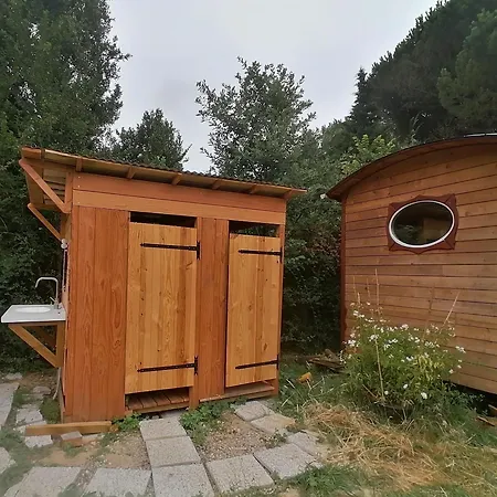 Camping La Roulotte Aux Nuits Insolites D'argoumbat Beaumont-de-Lomagne