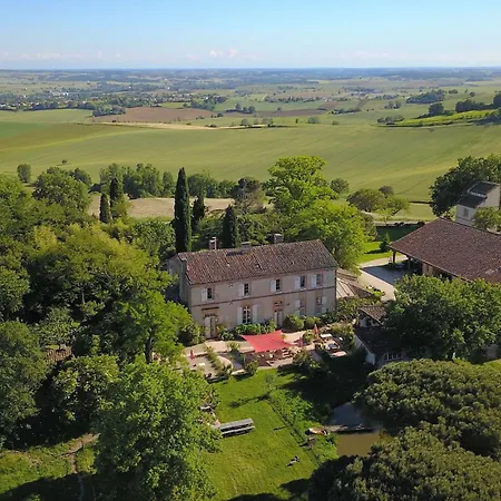 Camping La Roulotte Aux Nuits Insolites D'argoumbat *