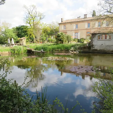 Camping La Roulotte Aux Nuits Insolites D'argoumbat *